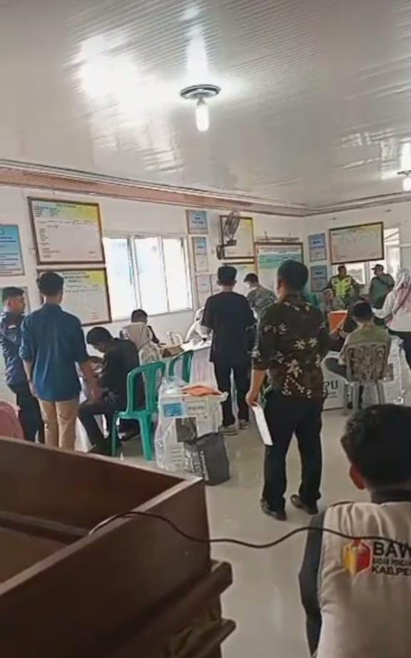 Suasana Semarak Pemilihan Bupati dan Wakil Bupati Pesawaran 2025di Dusun Kampung Sawah
